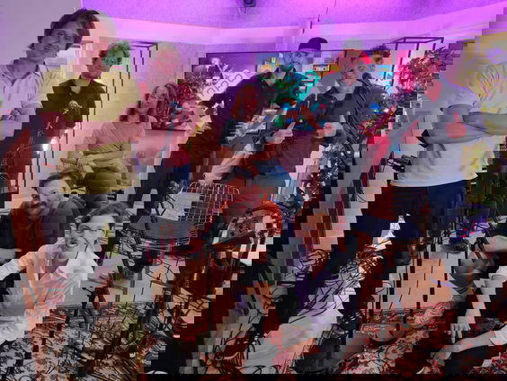 Bertolf & Someone spelen samen een cover van Helplessly Hoping (Crosby, Stills & Nash) live @ FraGiel.