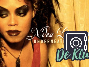 De Kluis: N'Dea Davenport - 'Underneath A Red Moon'