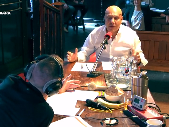 Uroloog Nader Naderi las het boek Penis, een handleiding voor eigenaren