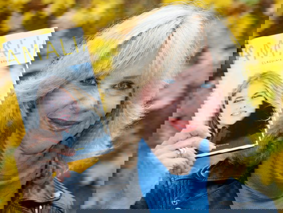 Claudia de Breij over het maakproces van de biografie Amalia: "Er is volop geappt"