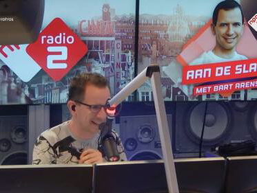 Barts allereerste aankondiging bij de lokale omroep!