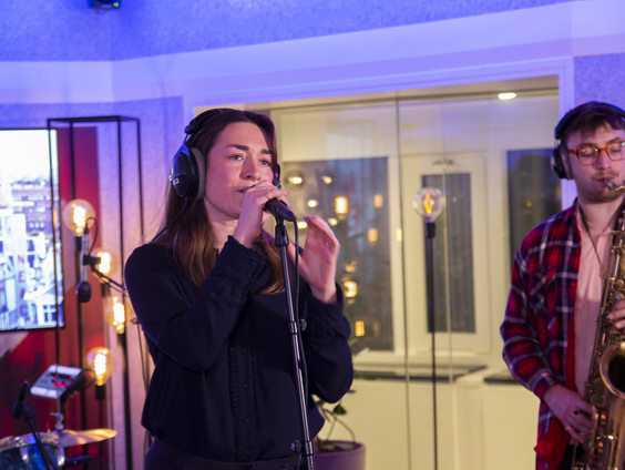 Savine schrok zich kapot toen ze haar nummer op de radio hoorde