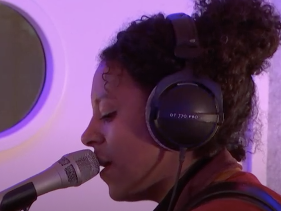 Nana Adjoa - No Room (live @ Blokhuis)