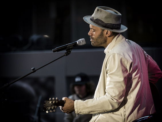 Alain Clark bedacht melodie voor single 'Yes' op de fiets samen met zoontje