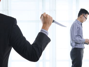 Nachtdilemma: Zou je gevoelige info in jouw voordeel gebruiken ten koste van je collega?