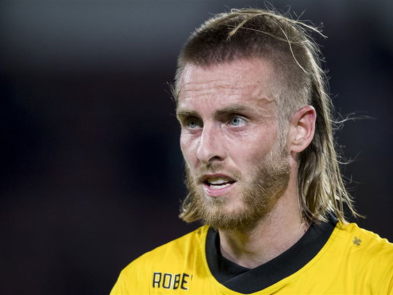 Nathan moet zich ff goed insmeren