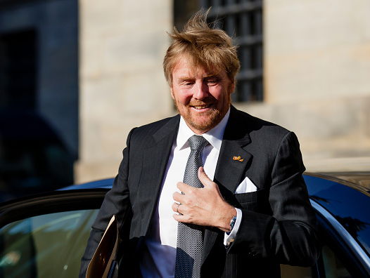 Wat vindt de luisteraar van de vakantie van de koning?