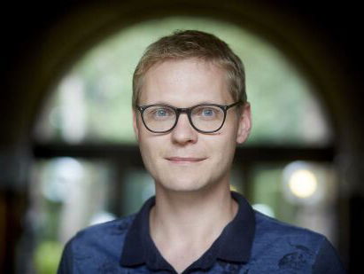 Luuk Ikink presenteert glansrijke editie van het 10-voor-9 journaal