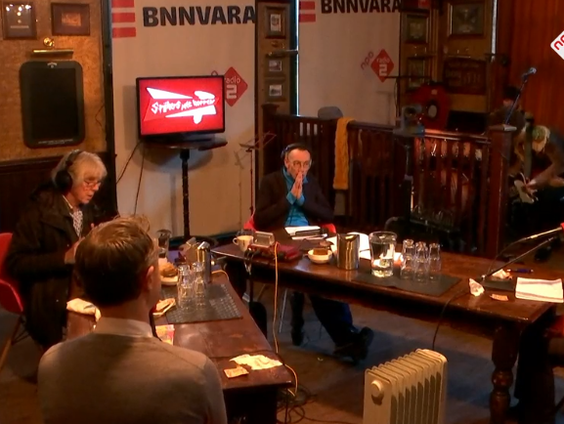 Fenna Swart van het Comite Schone Lucht en Olof van der Gaag van de Nederlandse Vereniging voor Duurzame ...