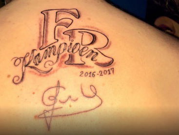 Tatoeëerders kopen extra rood in voor Feyenoord