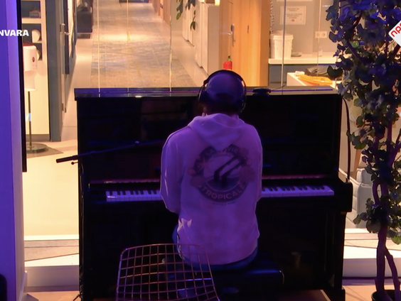 Thom Benjamin- Someday (Live @ Giel)