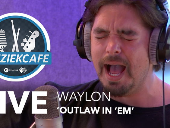 Waylon - 'Outlaw In 'Em' live bij Muziekcafé