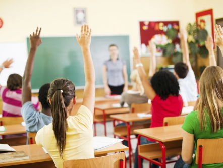 De scholen zijn begonnen, maar staat er wel iemand voor de klas?