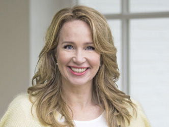 Niets blijft onbevraagd in spontaan belletje met Helga van Leur