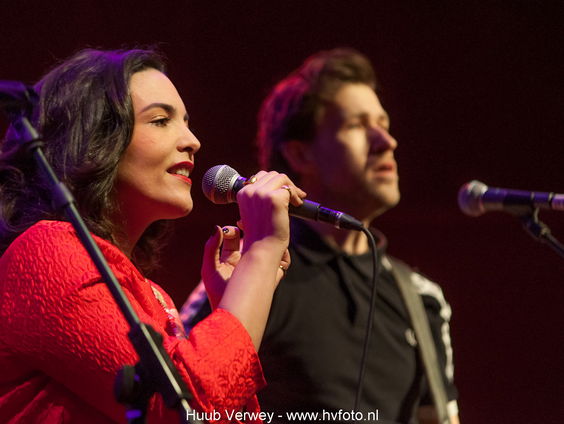 Caro Emerald voelt zich het lekkerste in ietwat rommelige studio