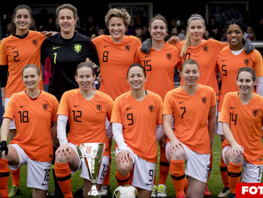 Oud-oranje aanvoerder Daphne Koster voegt Diggy Dex toe aan De Oranjeselectie