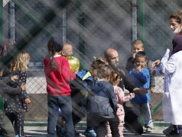 België haalt zes kinderen van overleden IS-strijders terug uit Syrië