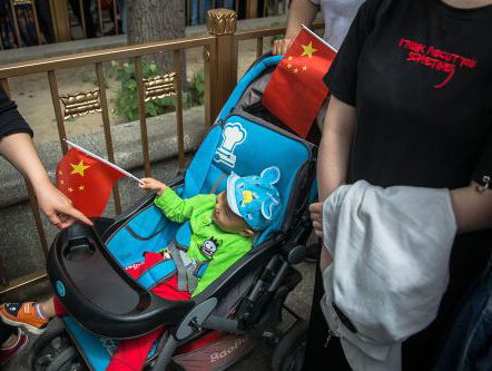 Micha Privé zoekt een man die hij ontmoette in de Prenatal, maar waarom?