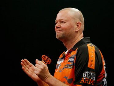 Raymond van Barneveld in goede vorm voor laatste gooi naar wereldtitel