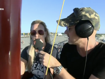 Elsemieke werkt bij het reuzenrad op Concert at SEA, waar hele rare dingen in gebeuren