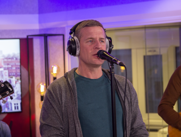 Bart moest bandleden Racoon overhalen om over te gaan op Nederlandstalige liedjes