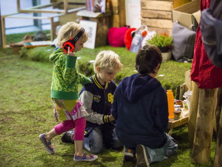 Jan-Willem is teleurgesteld, want uit onderzoekt blijkt dat kinderen meer risico's mogen nemen van de moeder!