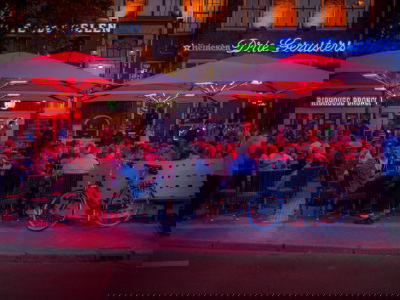 Koninklijke Horeca Nederland tegen coronapas bij cafés: "Zwaar verontwaardigd"