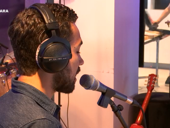 Cabaret: Aron Elstak met een troostliedje voor Mark Rutte