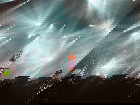 Herbert en Anita trotse winnaars van de Songfestival backstagerondleiding