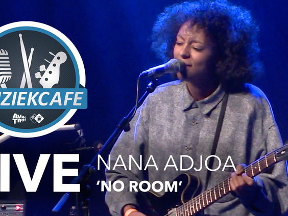 Nana Adjoa - 'No Room' live bij Muziekcafé