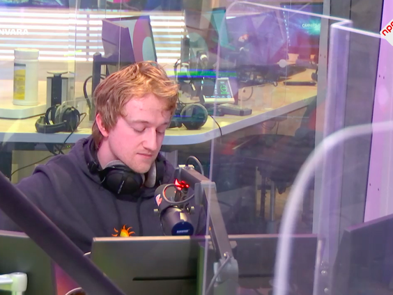 Thom Benjamin- Fall in love again (live @ Giel)