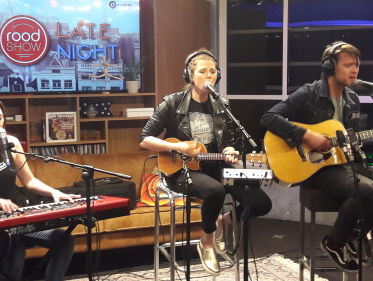 Yentl - The Beginning Of Me live @ Roodshow Late Night