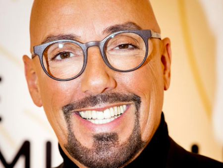 Maik de Boer deelt condooms uit