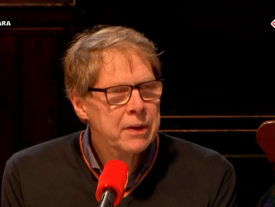 Wat doet Tante Truus onder het aanrecht, en wat is een Boerof? Wim Daniëls deed onderzoek naar familietaa ...