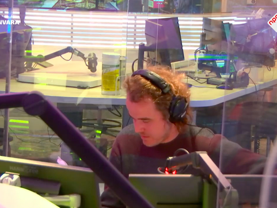 Eelke- Too much too soon (Live @ Giel)