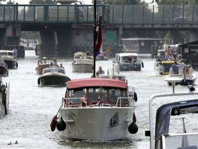 Je vrije zomer opofferen zodat heel Nederland kan varen!
