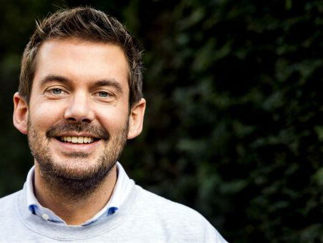 Weet Ruben Nicolai wie er in de pakken van de The Masked Singer zitten?