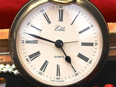 We spelen 'Per Seconde Grijzer'...