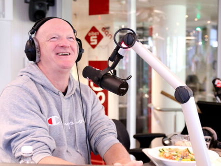 Omroep 'Ongehoord Nederland' wil de informatiestroom van een andere kant bekijken