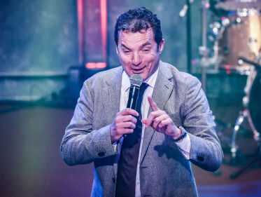 Nabeschouwen op huldiging Oranje Leeuwinnen met John de Bever