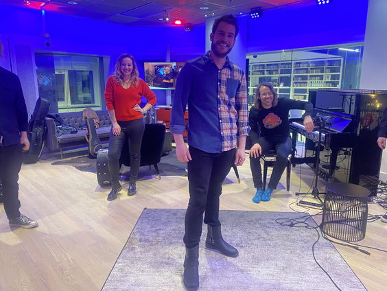 Anneke van Giersbergen & Thijs Schijnemakers - The Man With A Child in His Eyes (Kate Bush) Live @ FraGiel