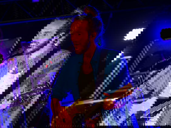 Bart verrast Tim Dawn tussen de biggetjes: In This Together is NPO Radio 2 TopSong