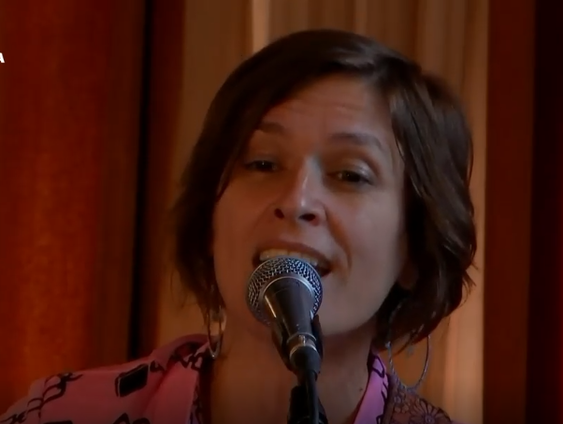 Stephanie Struijk en Eva de Roovere liedje 4