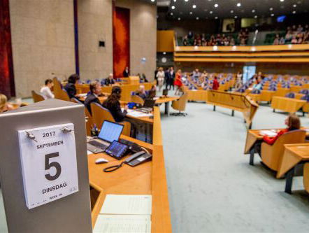 Kappers open en horeca niet? Joost Vullings praat je bij over het Tweede Kamerdebat!
