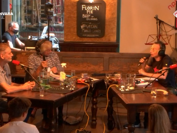 Guuz Hoogaerts en Bert Wagendorp blazen de Tour de France extra leven in met muziek!