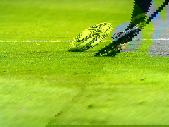 Erik Dijkstra: "Er zit zo walgelijk veel geld in het Engelse voetbal"