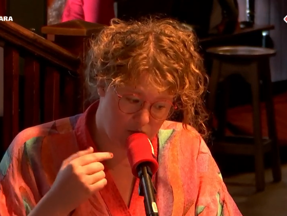 Cabaret: Wetenschapper Suzan Dorst over de nieuwe Covid blaastest