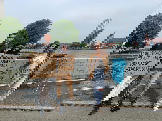 Georgina is bij het anti-racisme protest in Rotterdam