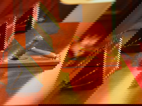 Waarom Fred Teeven vandaag getuigt in strafzaak tegen Willem Holleeder