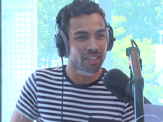 Aron Elstak brengt een ode aan Stef Bos